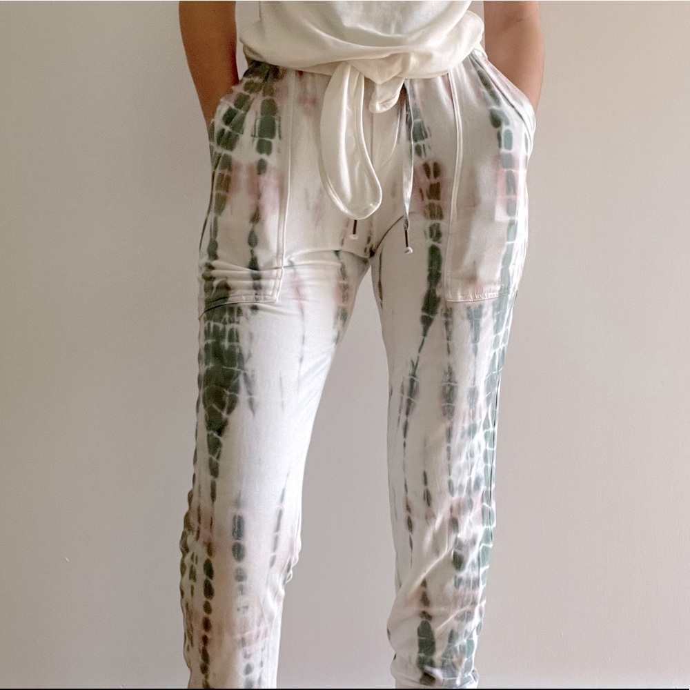 NWT YOUNG FABULOUS & BROKE TIE DYE JOGGERS- S
